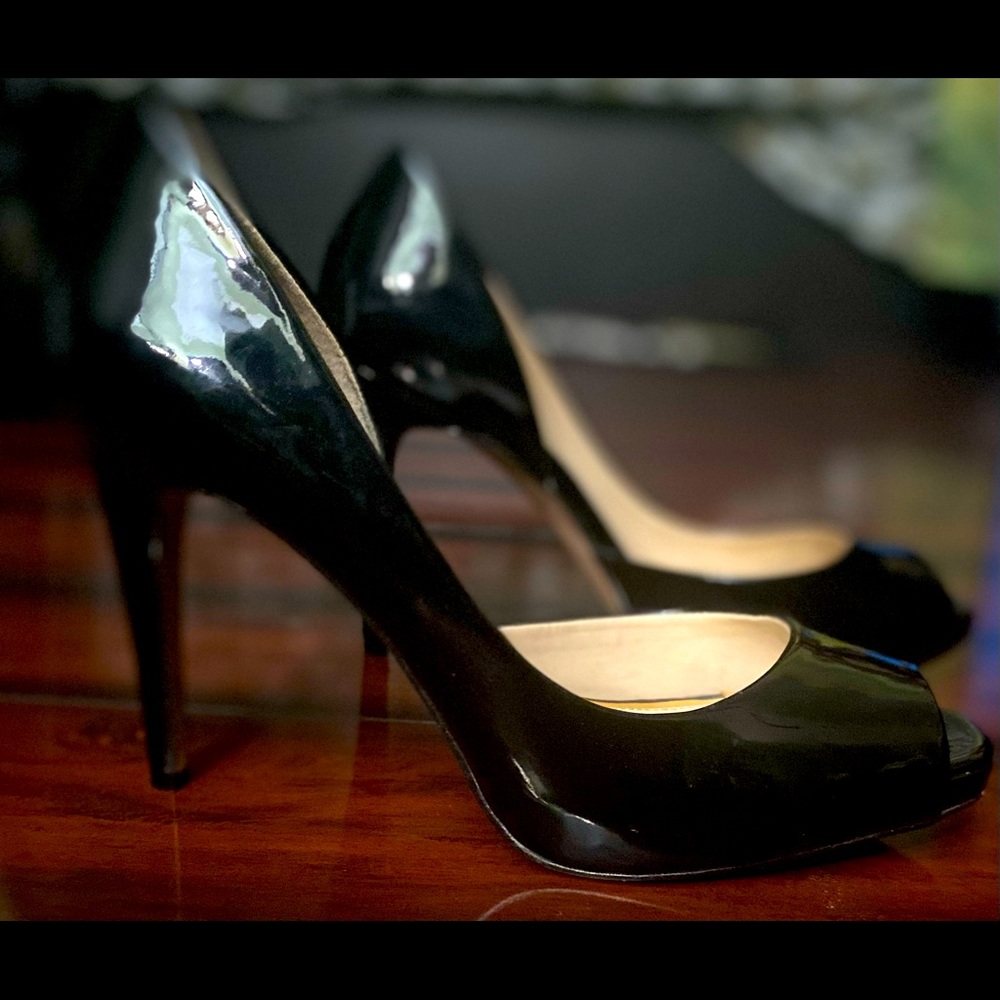 Jessica Simpson peep toe heel